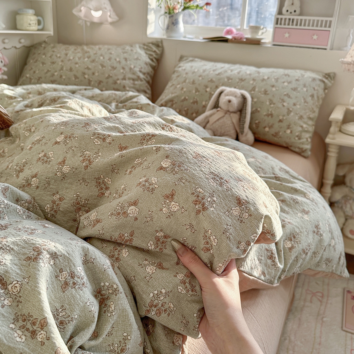 91家纺网 家纺一手货源 找家纺 罗亿家纺 2026新款小清新云感双层纱木棉四件套系列（小红书热款推荐） 棕韵梦境