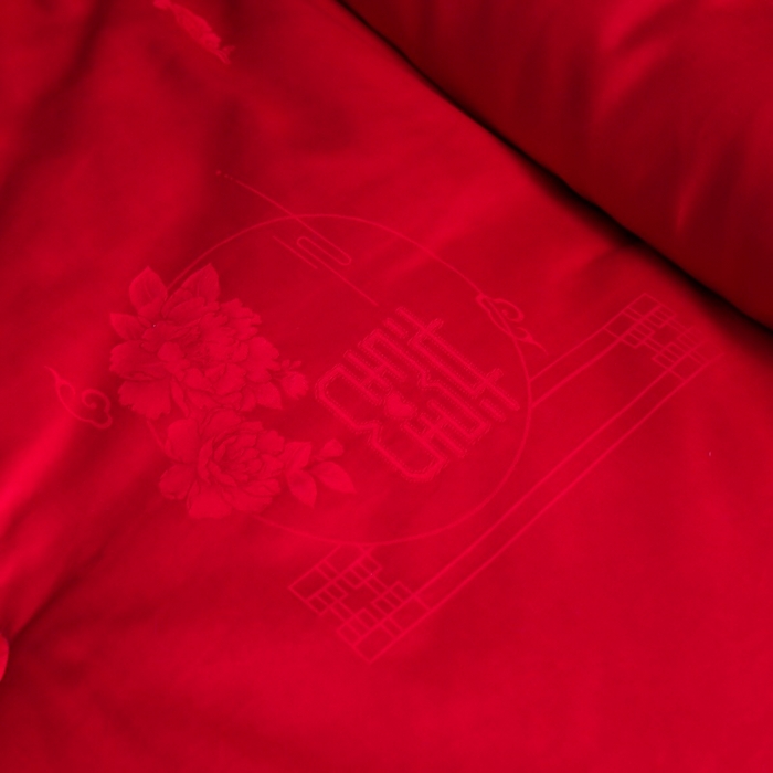 91家纺网 家纺一手货源 找家纺 壹张床 2026新款全棉纯棉60支提花婚庆喜被冬被被子被芯 龙凤相依