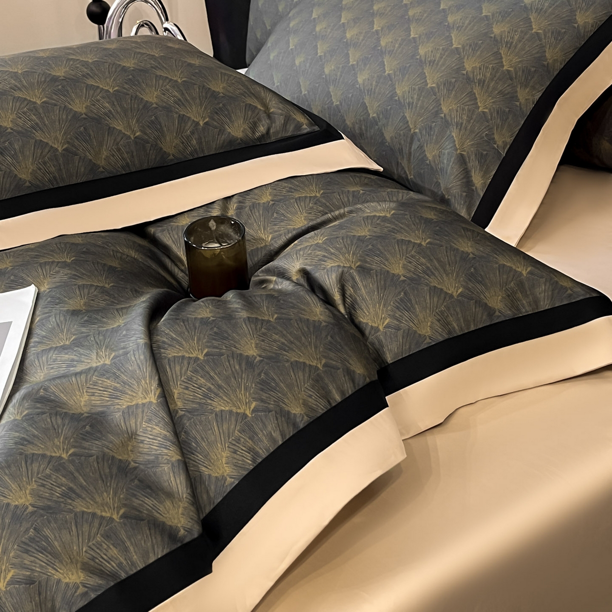 91家纺网 家纺一手货源 找家纺 博纳家纺 2026新款正宗60支纯棉 活性数码印花 宽边高级简奢 撞色拼角 纯棉四件套 清沙月贝