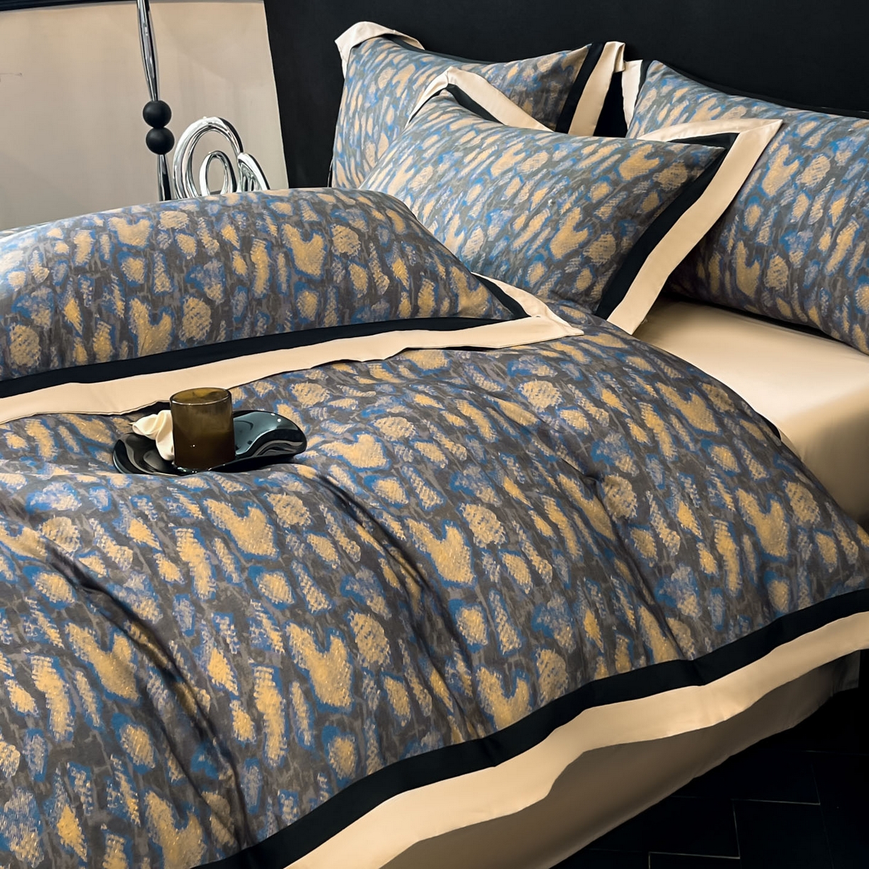 91家纺网 家纺一手货源 找家纺 博纳家纺 2026新款正宗60支纯棉 活性数码印花 宽边高级简奢 撞色拼角 纯棉四件套 睡美人