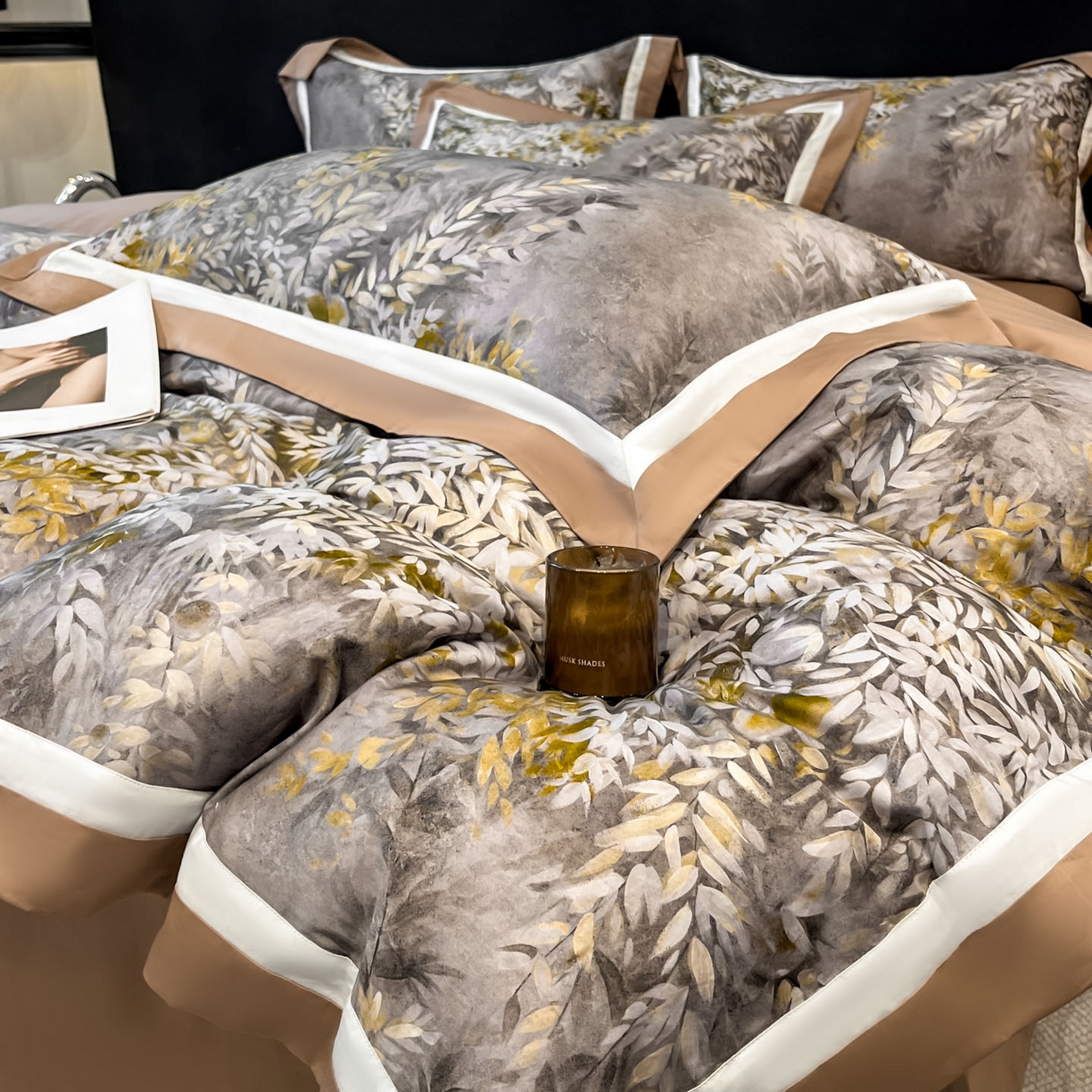 91家纺网 家纺一手货源 找家纺 博纳家纺 2026新款正宗60支纯棉 活性数码印花 宽边高级简奢 撞色拼角 纯棉四件套 玉树临风