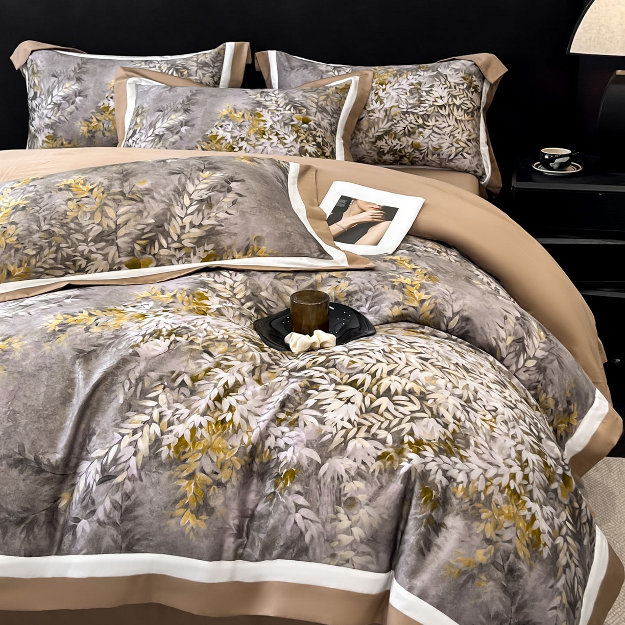 91家纺网 家纺一手货源 找家纺 博纳家纺 2026新款正宗60支纯棉 活性数码印花 宽边高级简奢 撞色拼角 纯棉四件套 玉树临风