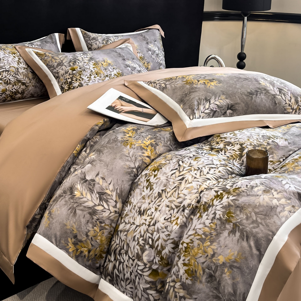 91家纺网 家纺一手货源 找家纺 博纳家纺 2026新款正宗60支纯棉 活性数码印花 宽边高级简奢 撞色拼角 纯棉四件套 玉树临风