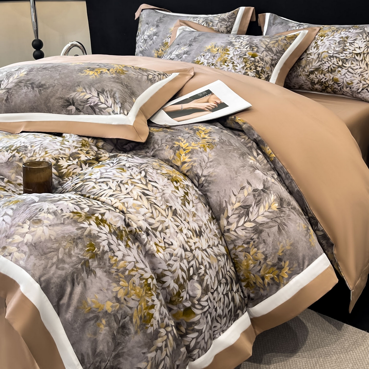 91家纺网 家纺一手货源 找家纺 博纳家纺 2026新款正宗60支纯棉 活性数码印花 宽边高级简奢 撞色拼角 纯棉四件套 玉树临风