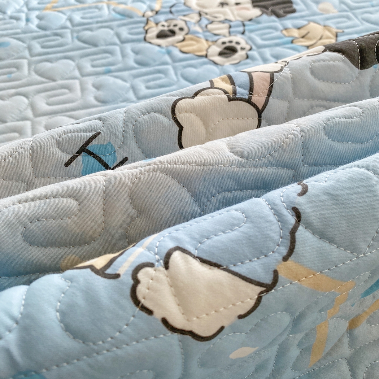 91家纺网 家纺一手货源 找家纺 （总）一电 2026新款定做纯棉榻榻米床盖 防滑A类四季通用夹棉炕罩 软垫大炕专用床单