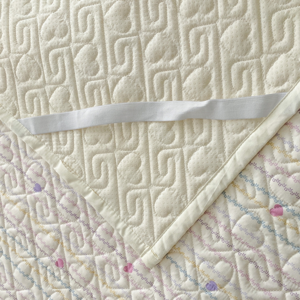 91家纺网 家纺一手货源 找家纺 一电 2026新款定做纯棉榻榻米床盖 防滑A类四季通用夹棉炕罩 软垫大炕专用床单 彩色心情