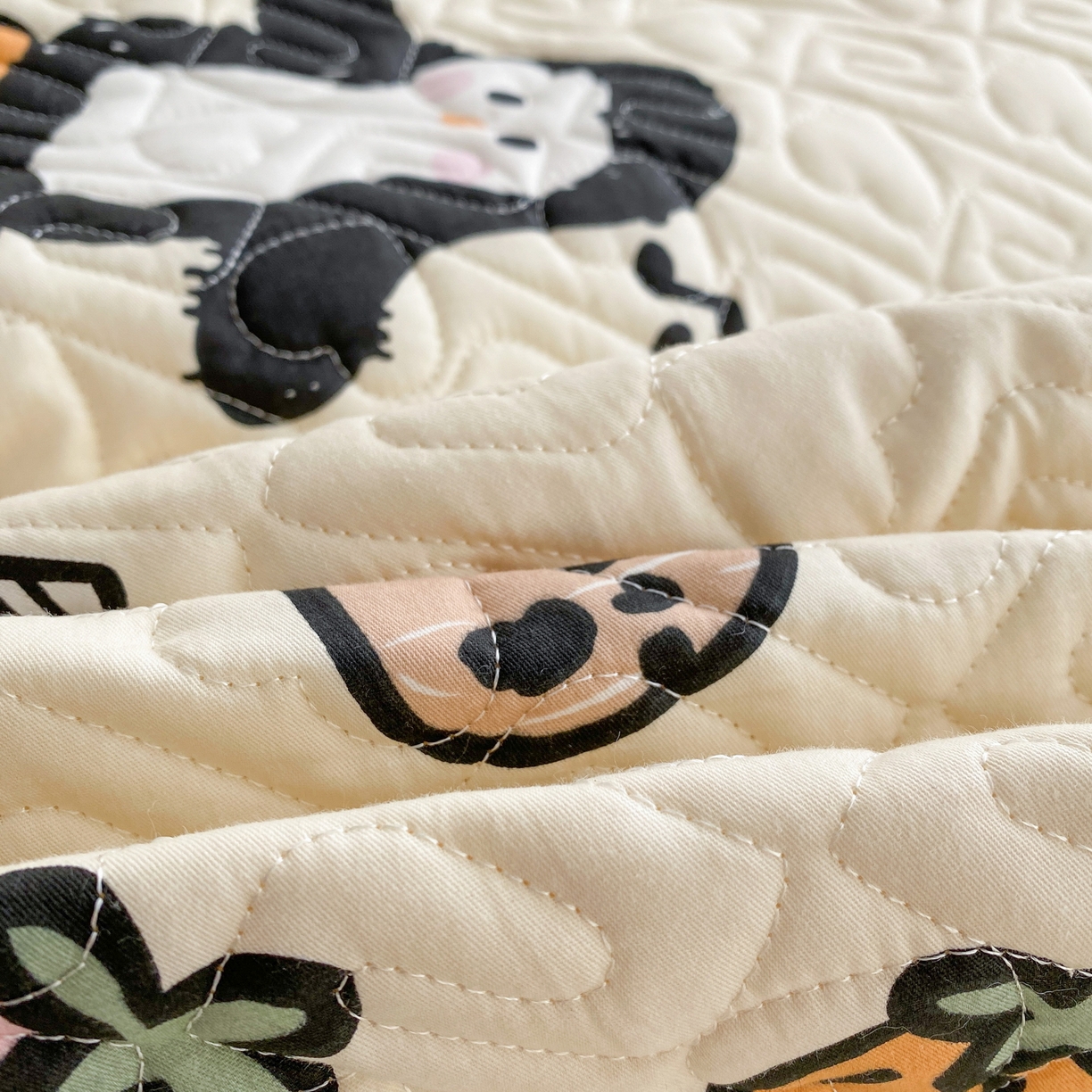 91家纺网 家纺一手货源 找家纺 一电 2026新款定做纯棉榻榻米床盖 防滑A类四季通用夹棉炕罩 软垫大炕专用床单 动物世界