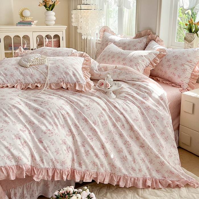 91家纺网 家纺一手货源 找家纺 兴美佳家纺 2026新款全棉印花韩版花边床裙款四件套 花开半夏-粉