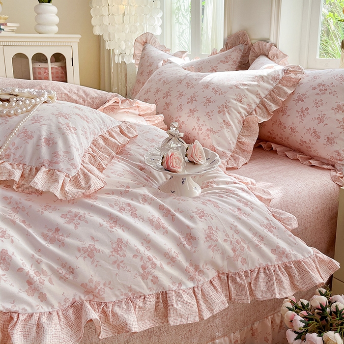 91家纺网 家纺一手货源 找家纺 兴美佳家纺 2026新款全棉印花韩版花边床裙款四件套 花开半夏-粉