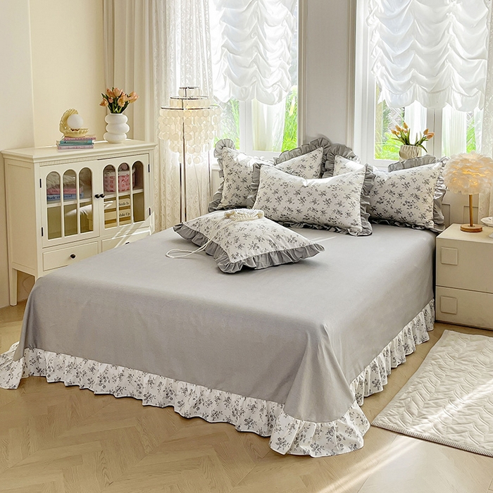 91家纺网 家纺一手货源 找家纺 兴美佳家纺 2026新款全棉印花韩版花边床裙款四件套 花开半夏-灰