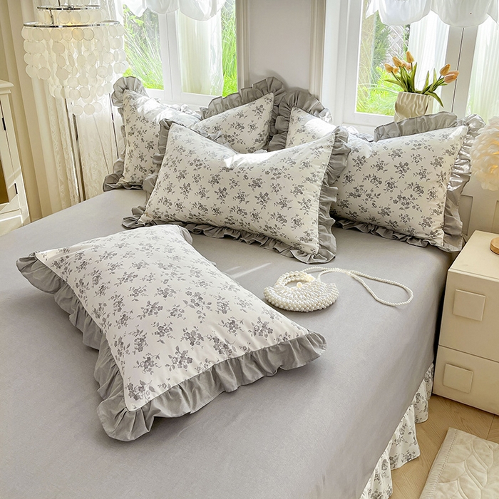 91家纺网 家纺一手货源 找家纺 兴美佳家纺 2026新款全棉印花韩版花边床裙款四件套 花开半夏-灰