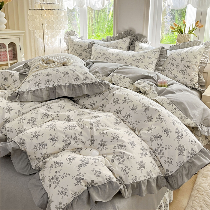 91家纺网 家纺一手货源 找家纺 兴美佳家纺 2026新款全棉印花韩版花边床裙款四件套 花开半夏-灰