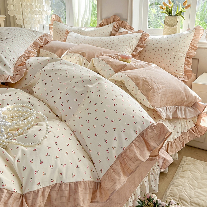 91家纺网 家纺一手货源 找家纺 兴美佳家纺 2026新款全棉印花韩版花边床裙款四件套 可可樱桃