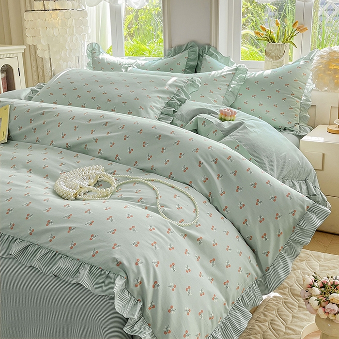 91家纺网 家纺一手货源 找家纺 兴美佳家纺 2026新款全棉印花韩版花边床裙款四件套 绽放樱桃