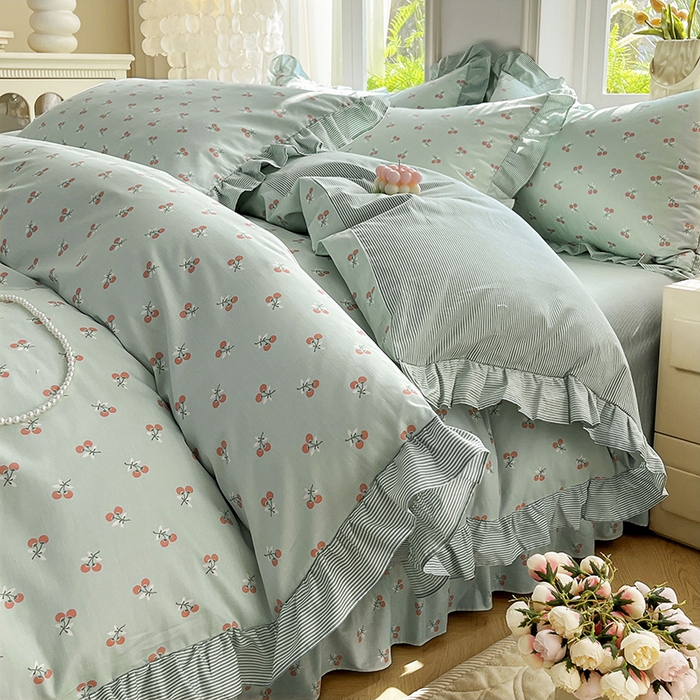 91家纺网 家纺一手货源 找家纺 兴美佳家纺 2026新款全棉印花韩版花边床裙款四件套 绽放樱桃