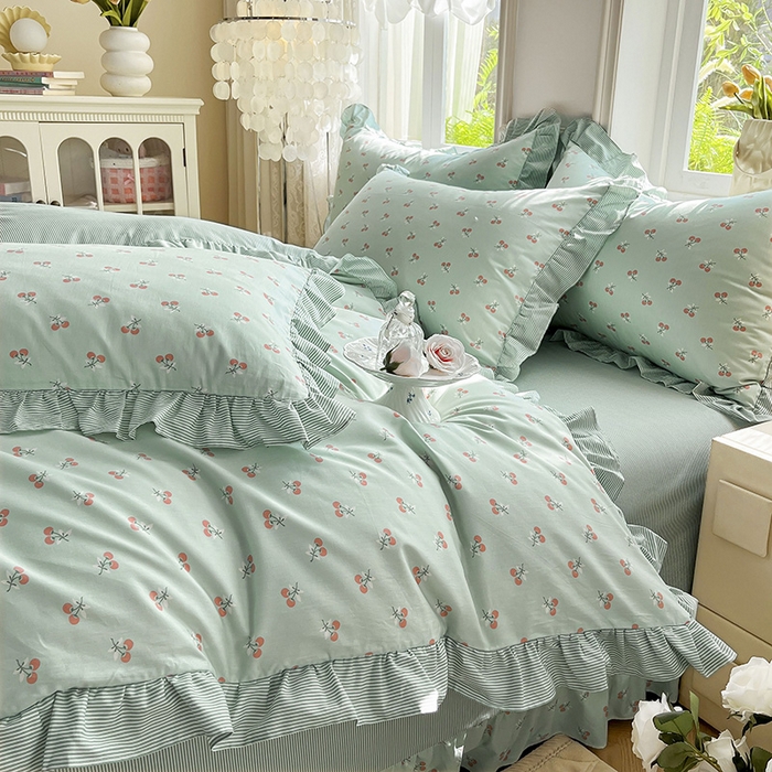 91家纺网 家纺一手货源 找家纺 兴美佳家纺 2026新款全棉印花韩版花边床裙款四件套 绽放樱桃