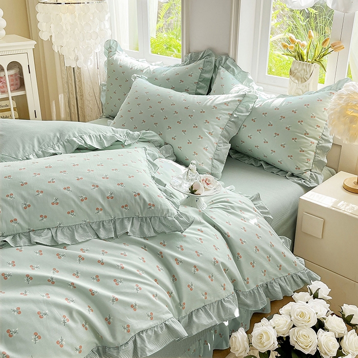 91家纺网 家纺一手货源 找家纺 兴美佳家纺 2026新款全棉印花韩版花边床裙款四件套 绽放樱桃