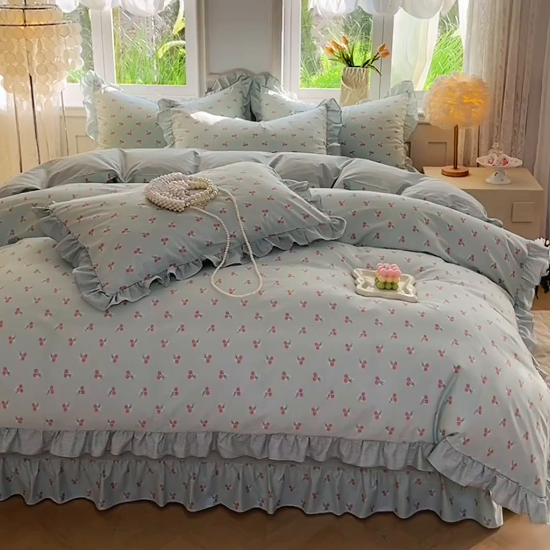 91家纺网 家纺一手货源 找家纺 兴美佳家纺 2026新款全棉印花韩版花边床裙款四件套 绽放樱桃