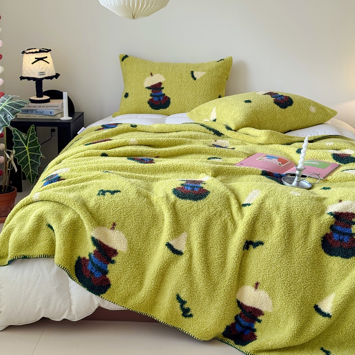 91家纺网 家纺一手货源 找家纺 舒隅家纺 2026新款多功能针织半边绒毯 苹果小熊