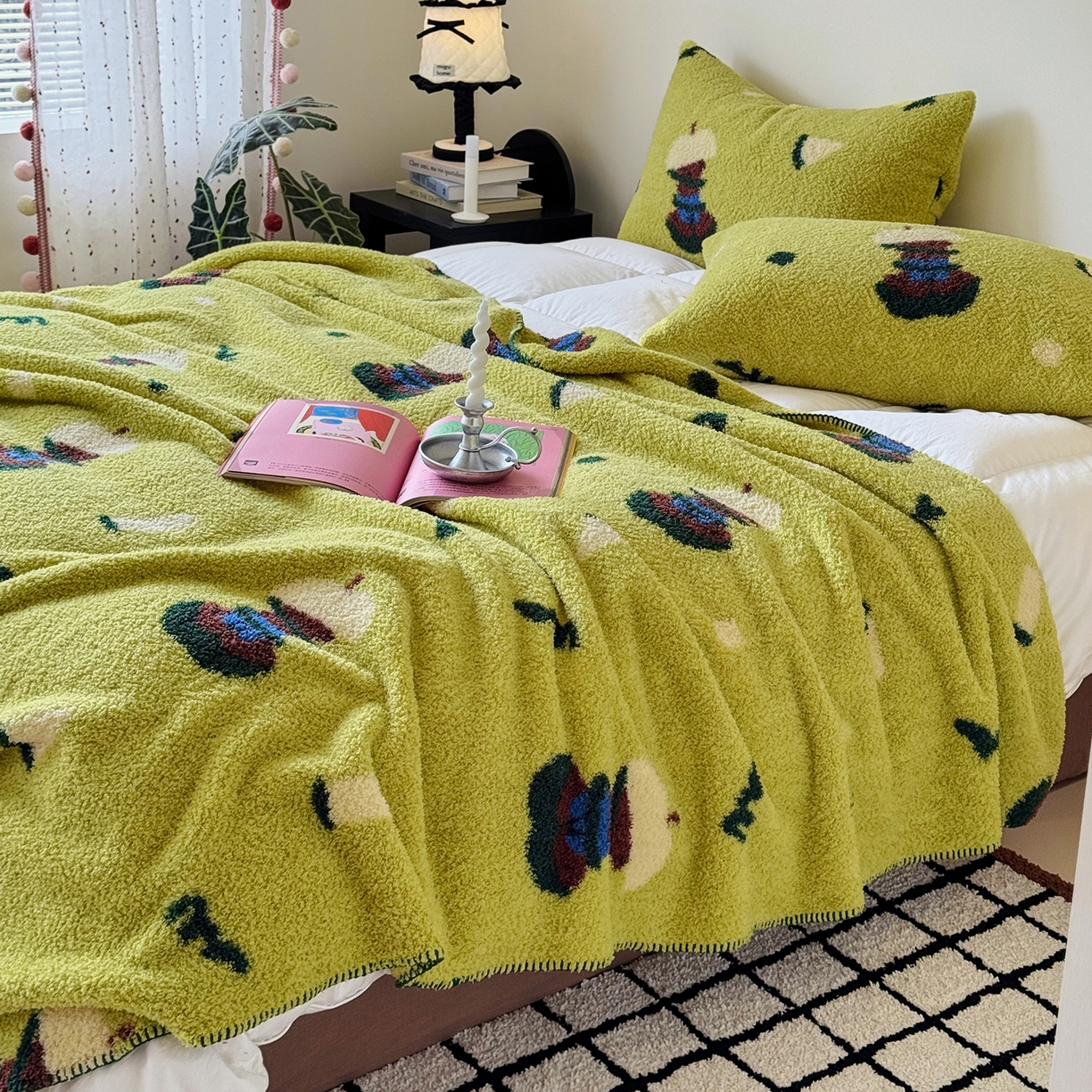 91家纺网 家纺一手货源 找家纺 舒隅家纺 2026新款多功能针织半边绒毯 苹果小熊