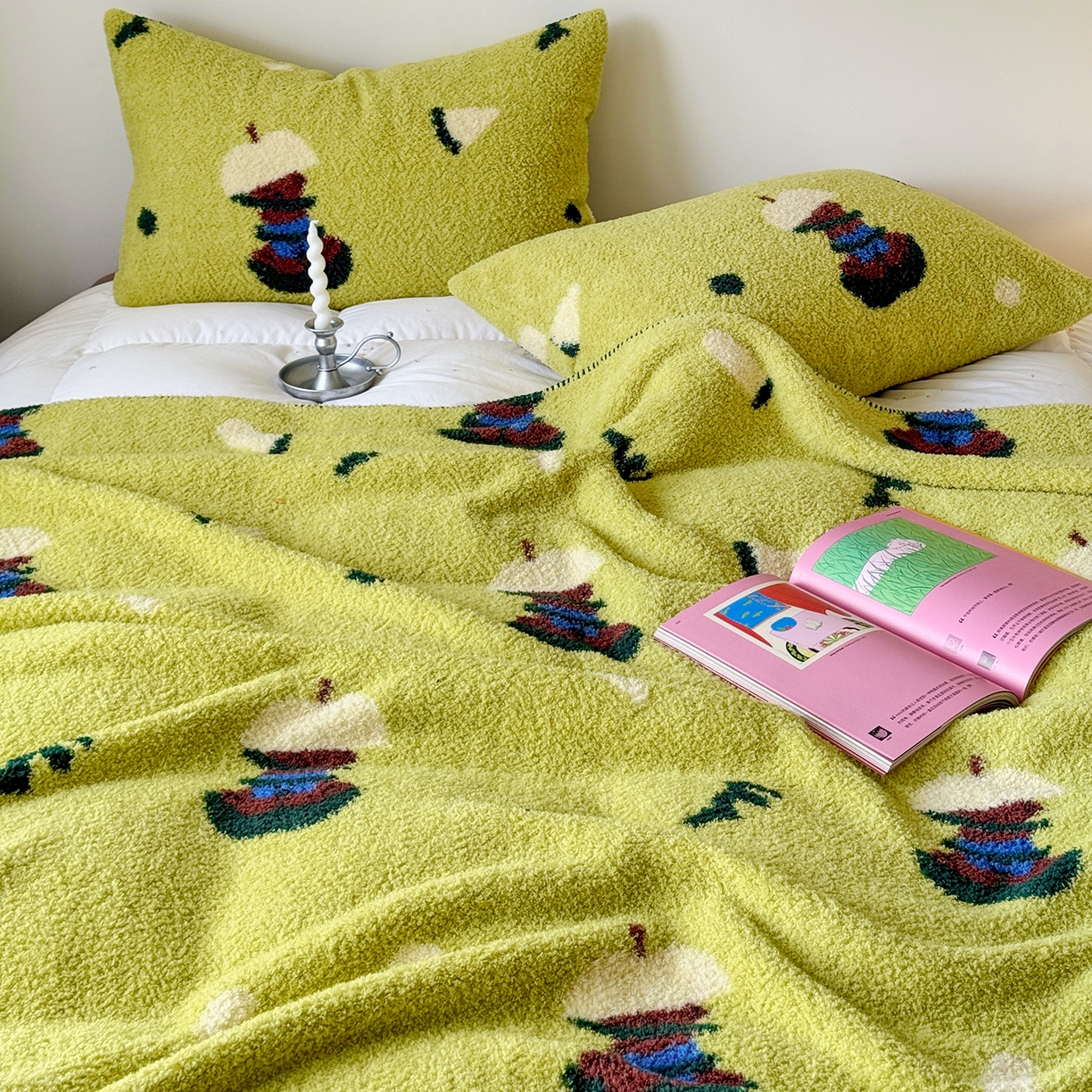 91家纺网 家纺一手货源 找家纺 舒隅家纺 2026新款多功能针织半边绒毯 苹果小熊