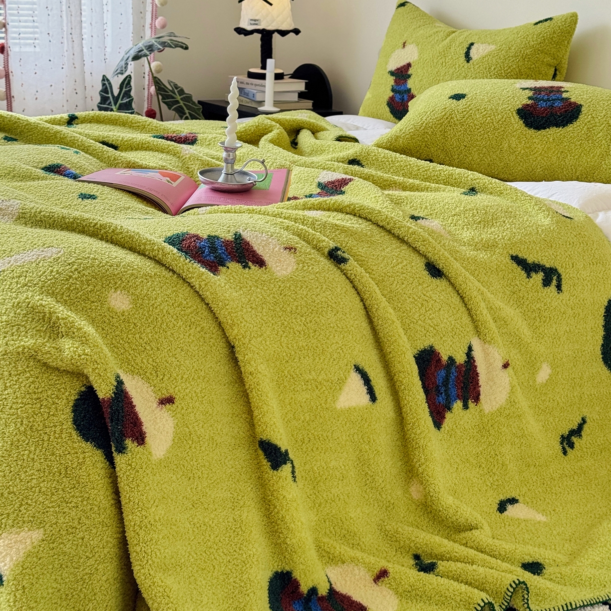 91家纺网 家纺一手货源 找家纺 舒隅家纺 2026新款多功能针织半边绒毯 苹果小熊