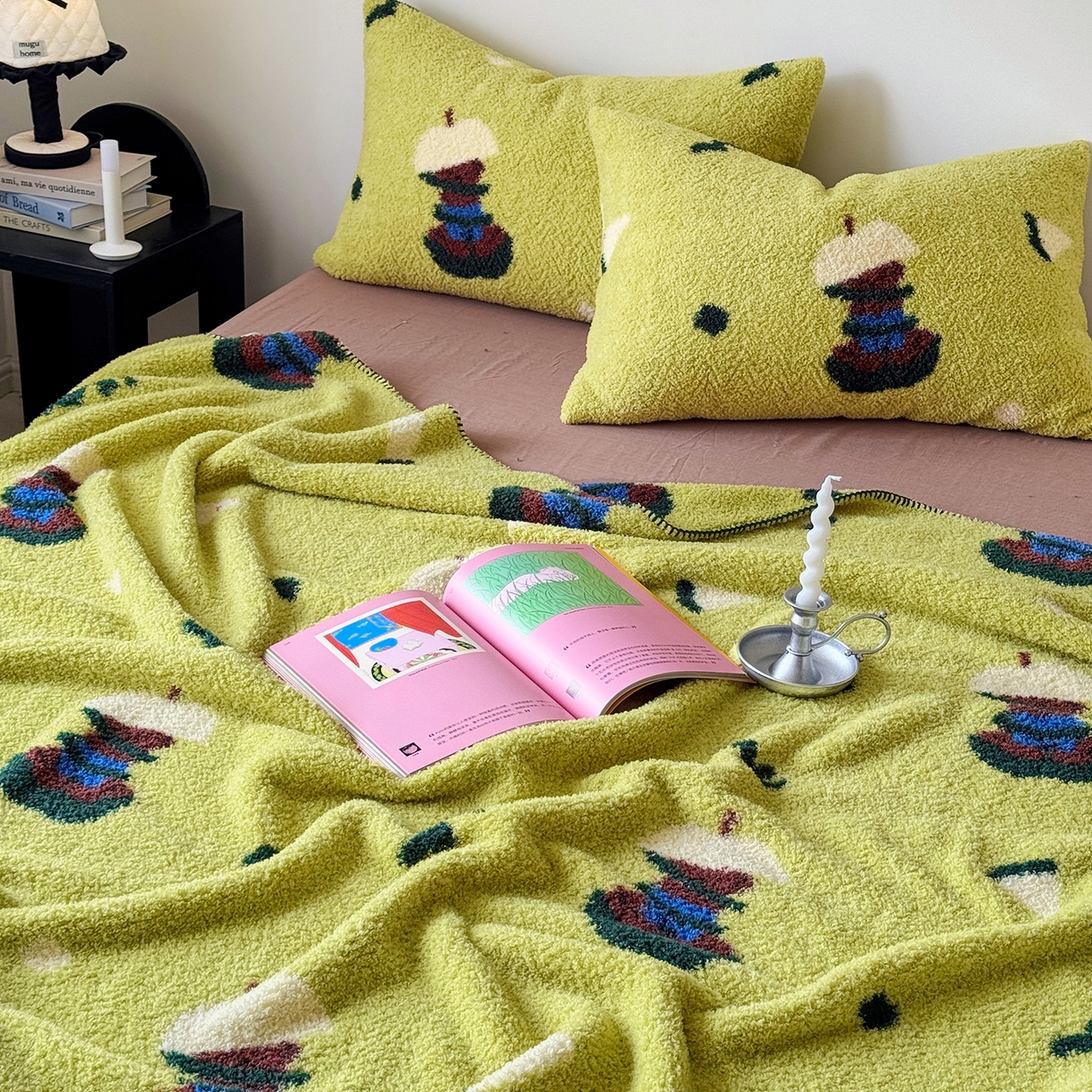 91家纺网 家纺一手货源 找家纺 舒隅家纺 2026新款多功能针织半边绒毯 苹果小熊