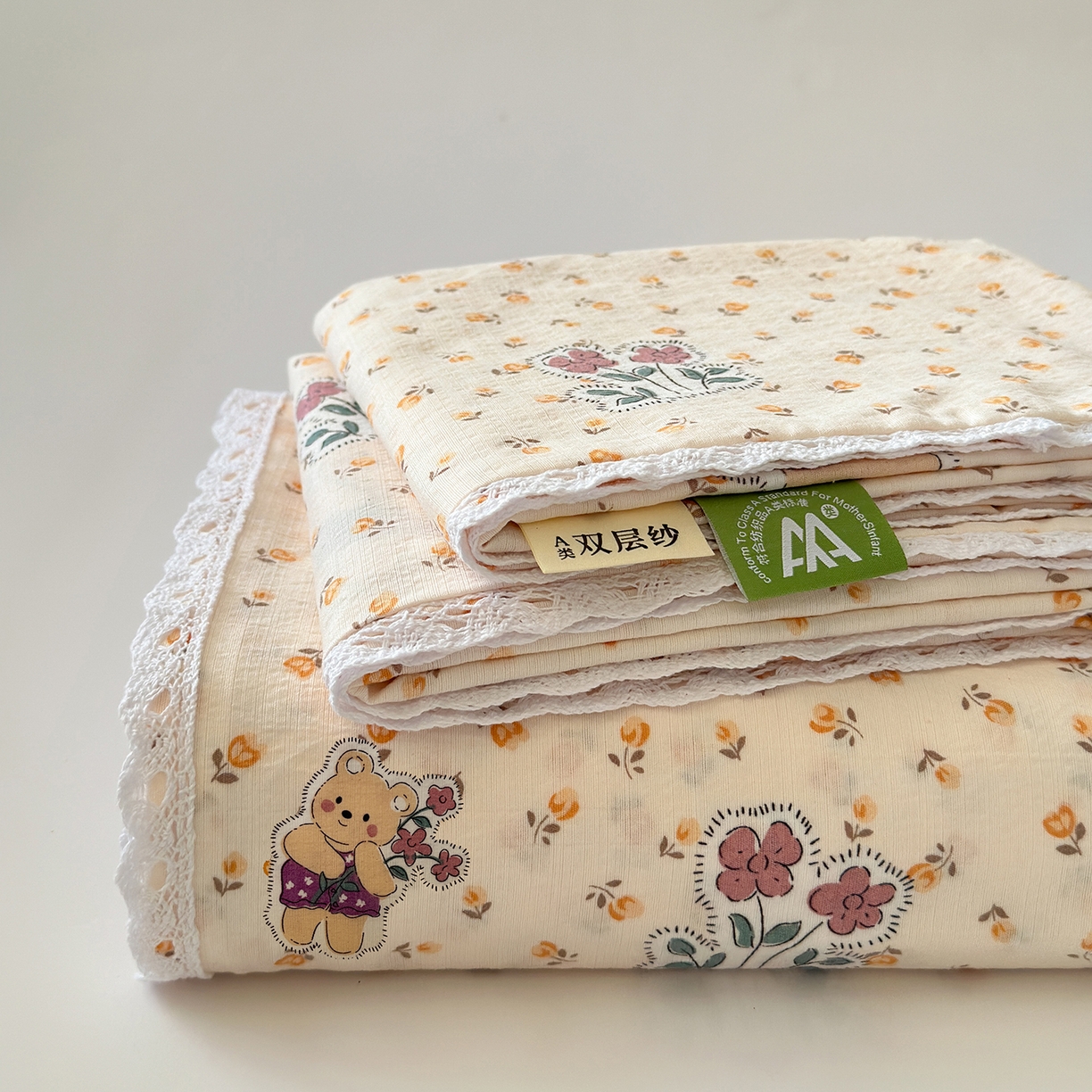 91家纺网 家纺一手货源 找家纺 沐芷 2026 【提供买家秀】A类白花边床单单件 单人双人床单三件套 春日小熊