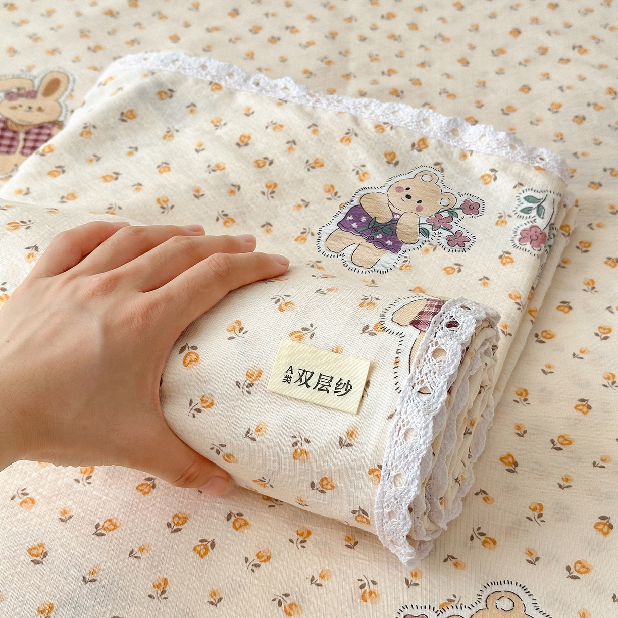 91家纺网 家纺一手货源 找家纺 沐芷 2026 【提供买家秀】A类白花边床单单件 单人双人床单三件套 春日小熊