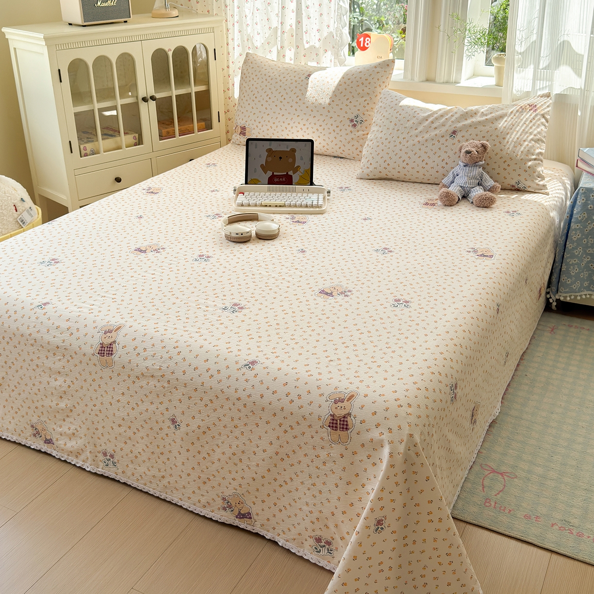 91家纺网 家纺一手货源 找家纺 沐芷 2026 【提供买家秀】A类白花边床单单件 单人双人床单三件套 春日小熊