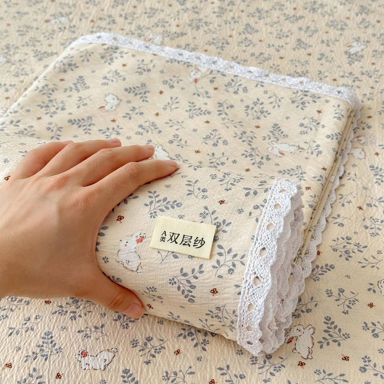 91家纺网 家纺一手货源 找家纺 沐芷 2026 【提供买家秀】A类白花边床单单件 单人双人床单三件套 花园兔