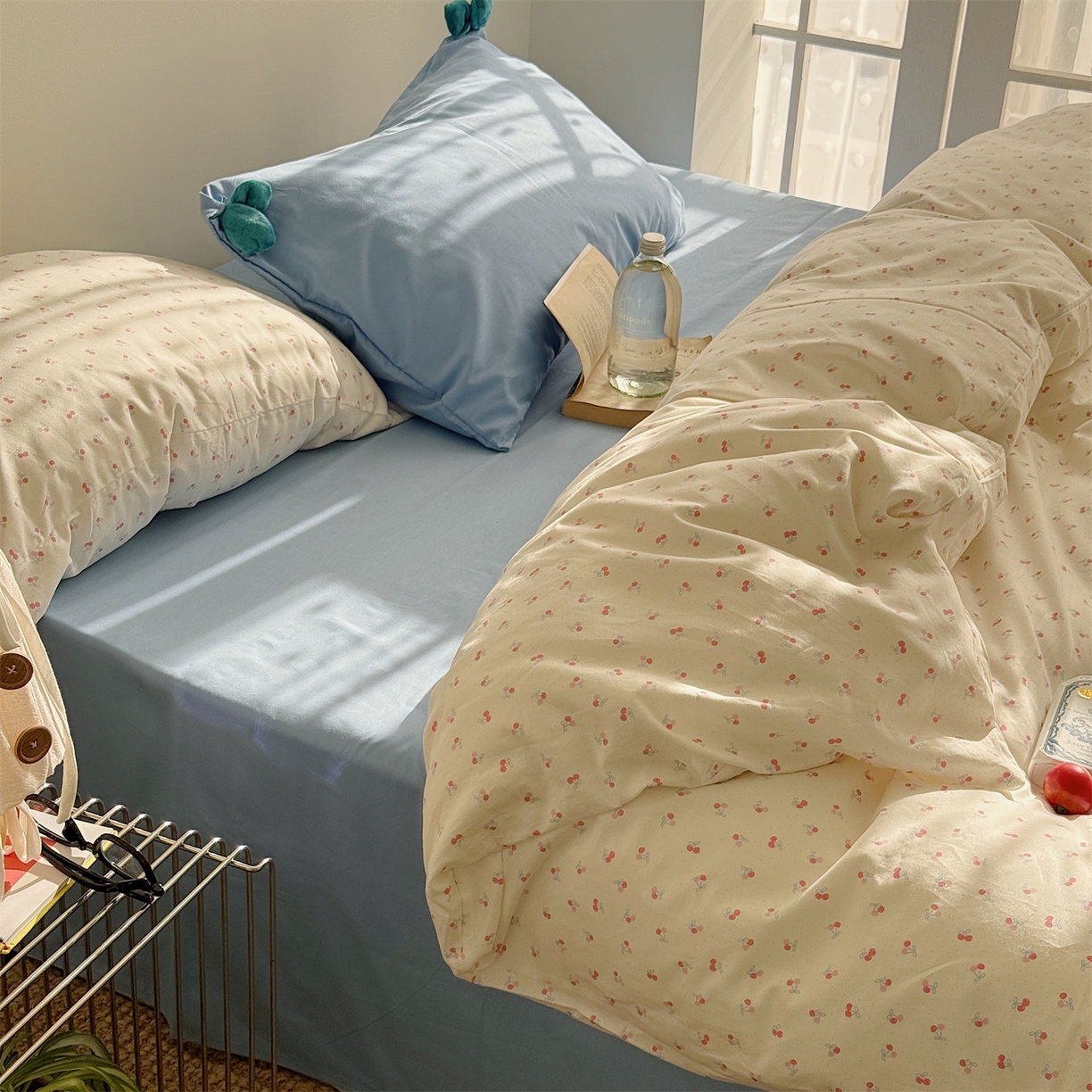 91家纺网 家纺一手货源 找家纺 三朵家纺 2026新款13070可爱INS风全棉四件套 小樱桃-粉