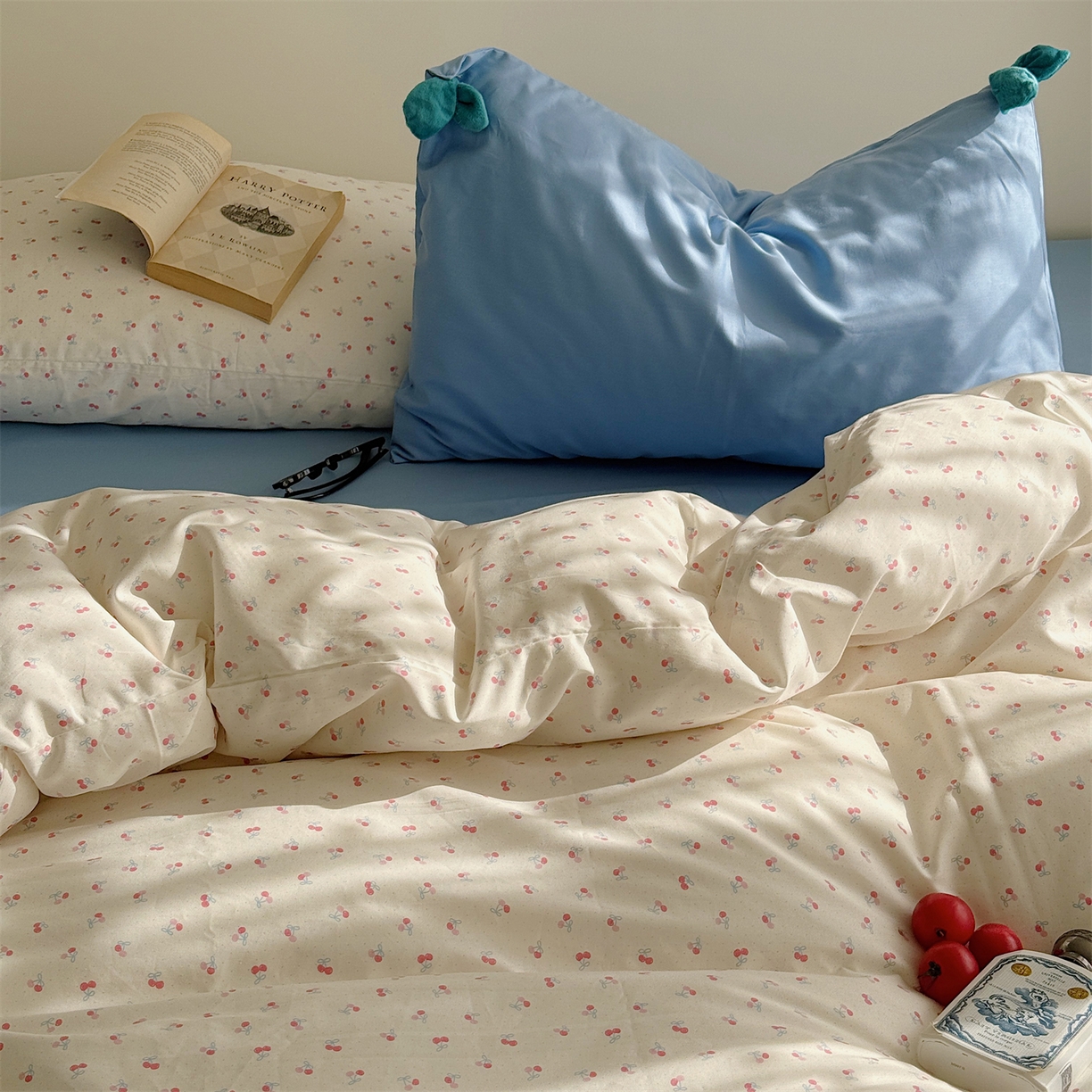 91家纺网 家纺一手货源 找家纺 三朵家纺 2026新款13070可爱INS风全棉四件套 小樱桃-粉