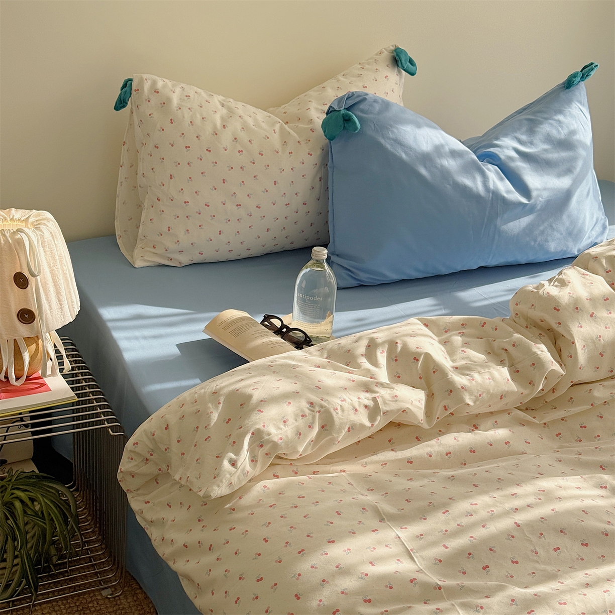 91家纺网 家纺一手货源 找家纺 三朵家纺 2026新款13070可爱INS风全棉四件套 小樱桃-粉