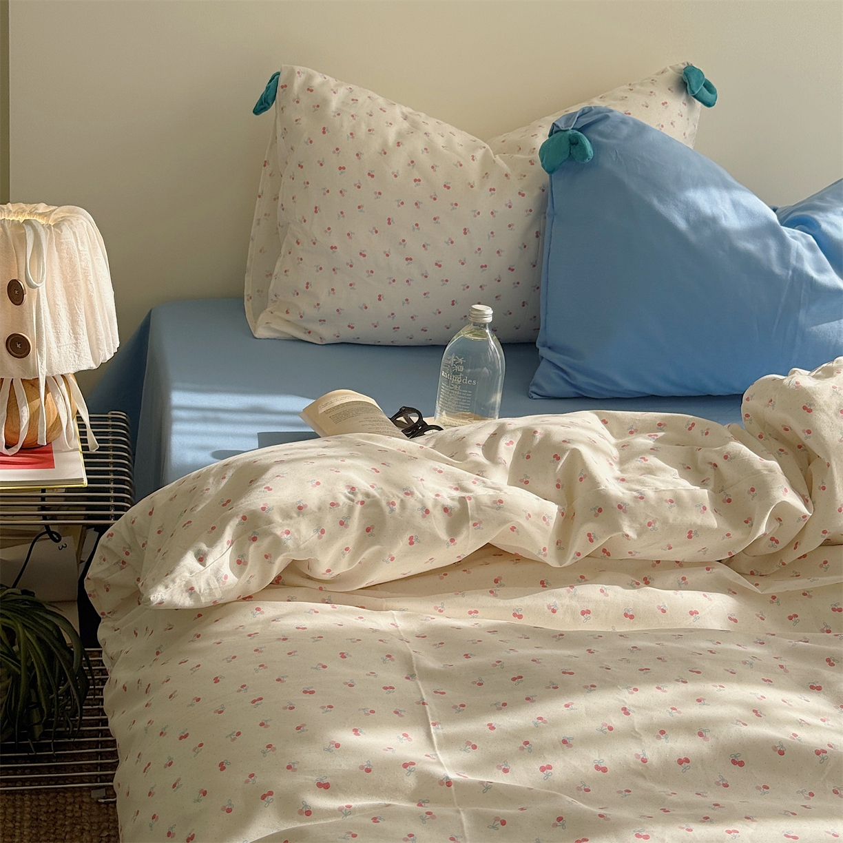 91家纺网 家纺一手货源 找家纺 三朵家纺 2026新款13070可爱INS风全棉四件套 小樱桃-粉