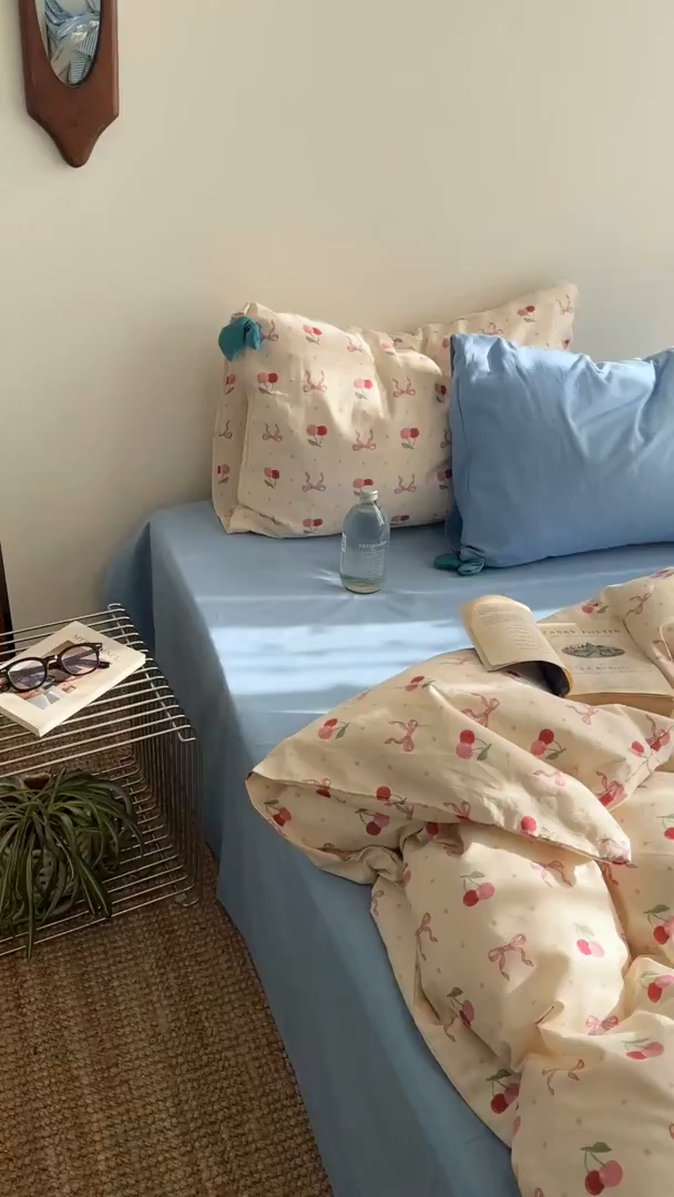 91家纺网 家纺一手货源 找家纺 三朵家纺 2026新款13070可爱INS风全棉四件套 甜心樱桃