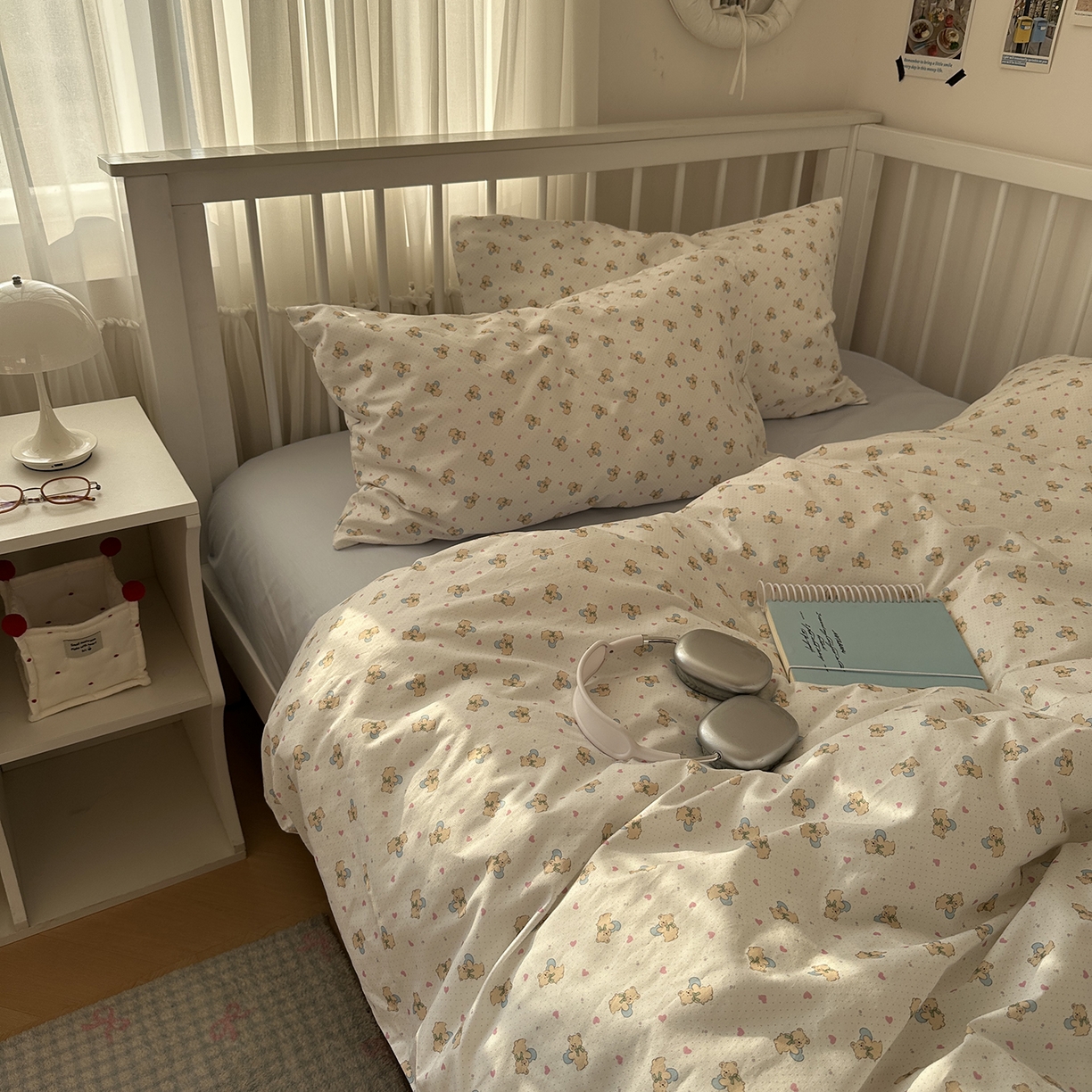 91家纺网 家纺一手货源 找家纺 尺素 2026新款纯棉卡通ins风四件套可爱少女风全棉被套纯色1.8床笠加大床单学生1.2三件套 告白熊--浅蓝