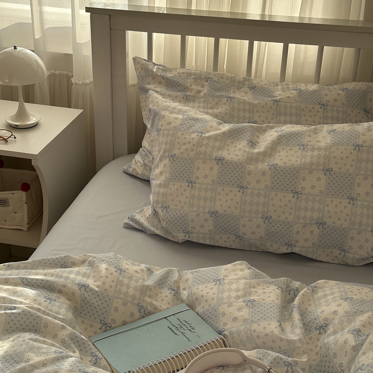 91家纺网 家纺一手货源 找家纺 尺素 2026新款纯棉卡通ins风四件套可爱少女风全棉被套纯色1.8床笠加大床单学生1.2三件套 蓝白情书--浅蓝