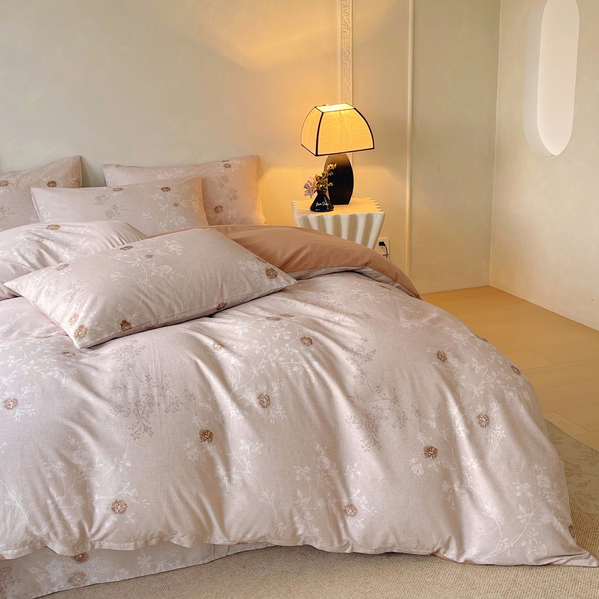 91家纺网 家纺一手货源 找家纺 金鑫汇家纺 2026新款全棉印花小清新四件套系列-可露丽 浅咖可露丽