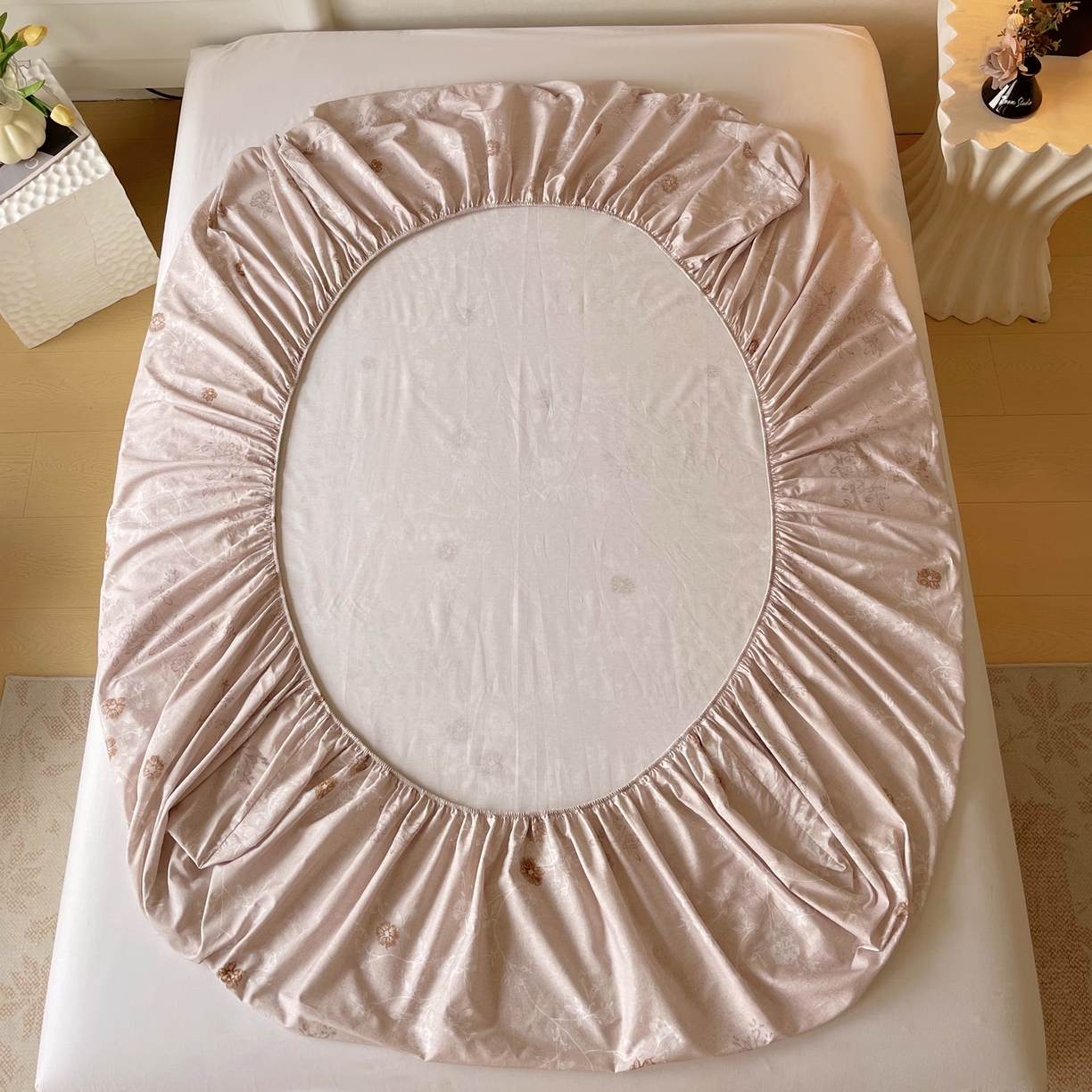 91家纺网 家纺一手货源 找家纺 金鑫汇家纺 2026新款全棉印花小清新单品床笠系列-可露丽 浅咖可露丽