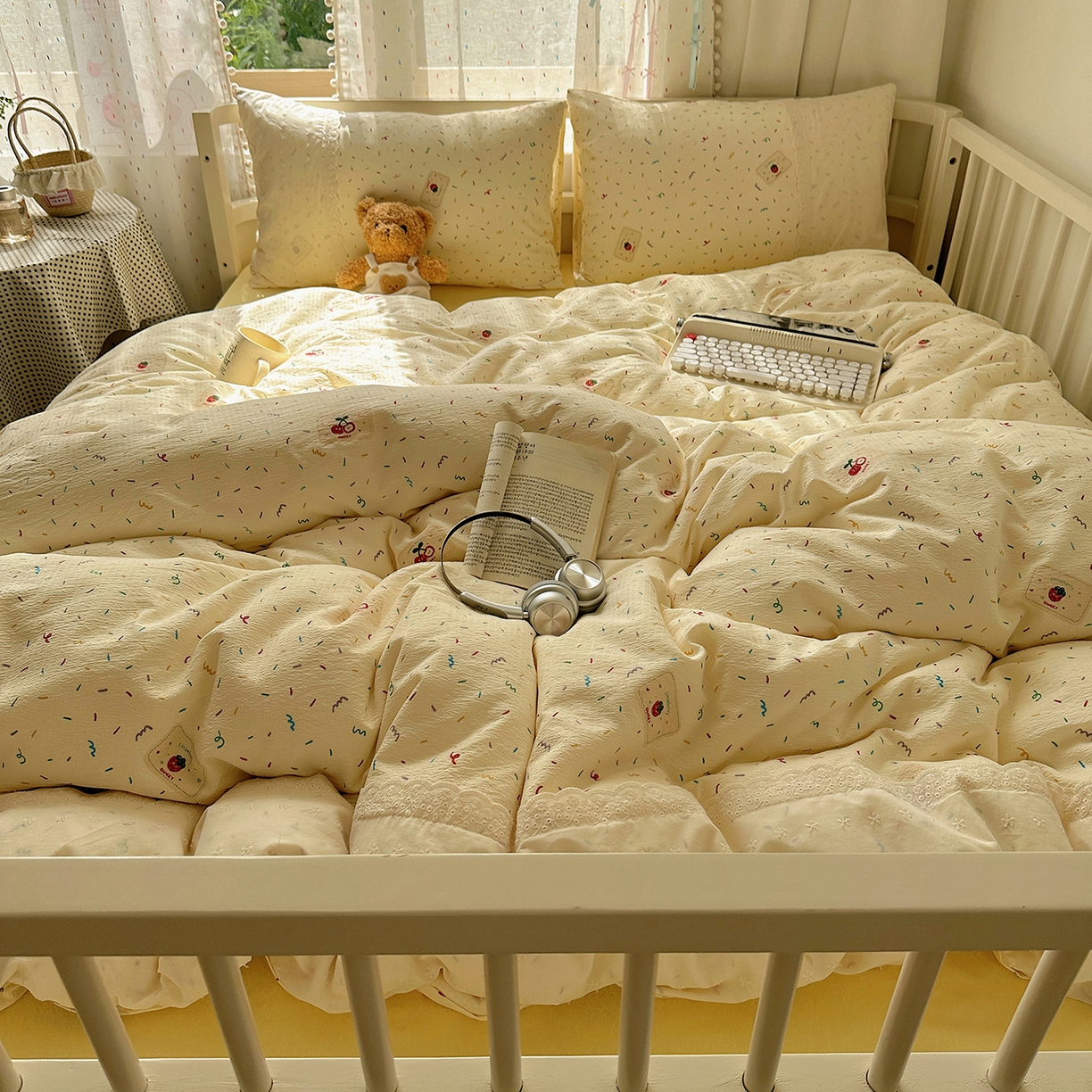 91家纺网 家纺一手货源 找家纺 沐芷 2026 【提供买家秀】宽花边四件套公主风A类双层纱床上用品三件套被套床笠 宽花边-甜心草莓