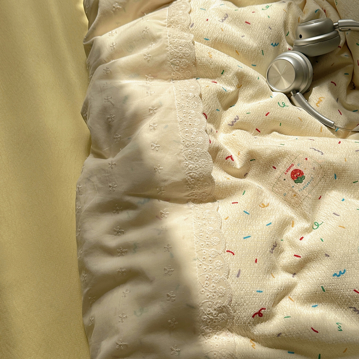 91家纺网 家纺一手货源 找家纺 沐芷 2026 【提供买家秀】宽花边四件套公主风A类双层纱床上用品三件套被套床笠 宽花边-甜心草莓