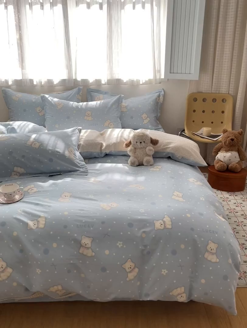 91家纺网 家纺一手货源 找家纺 花梦欣 2026新款全棉印花系列简约卡通款单被套 蓝色泡芙狗