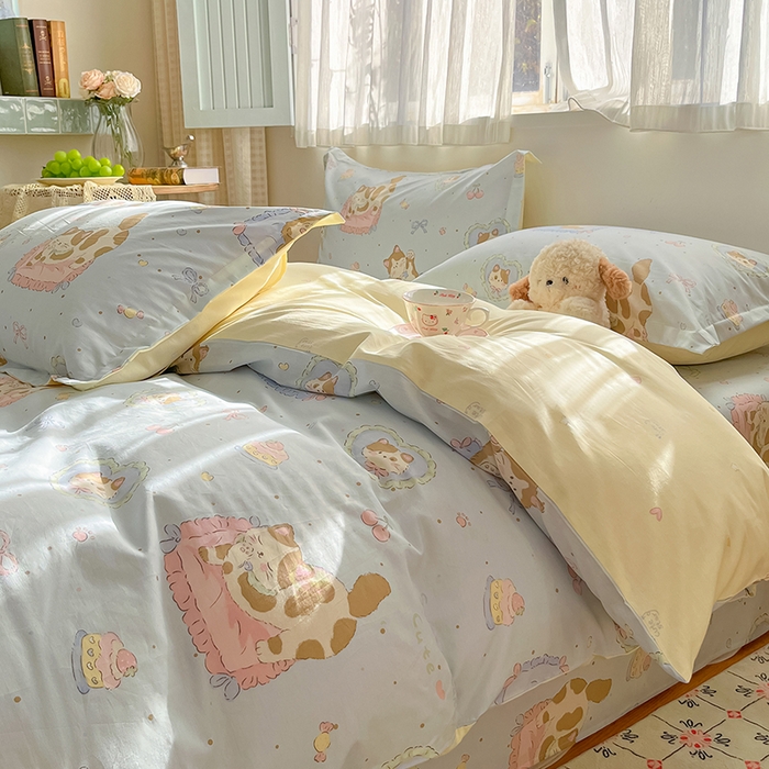 91家纺网 家纺一手货源 找家纺 花梦欣 2026新款全棉印花系列简约卡通款单被套 狸花小姐兰