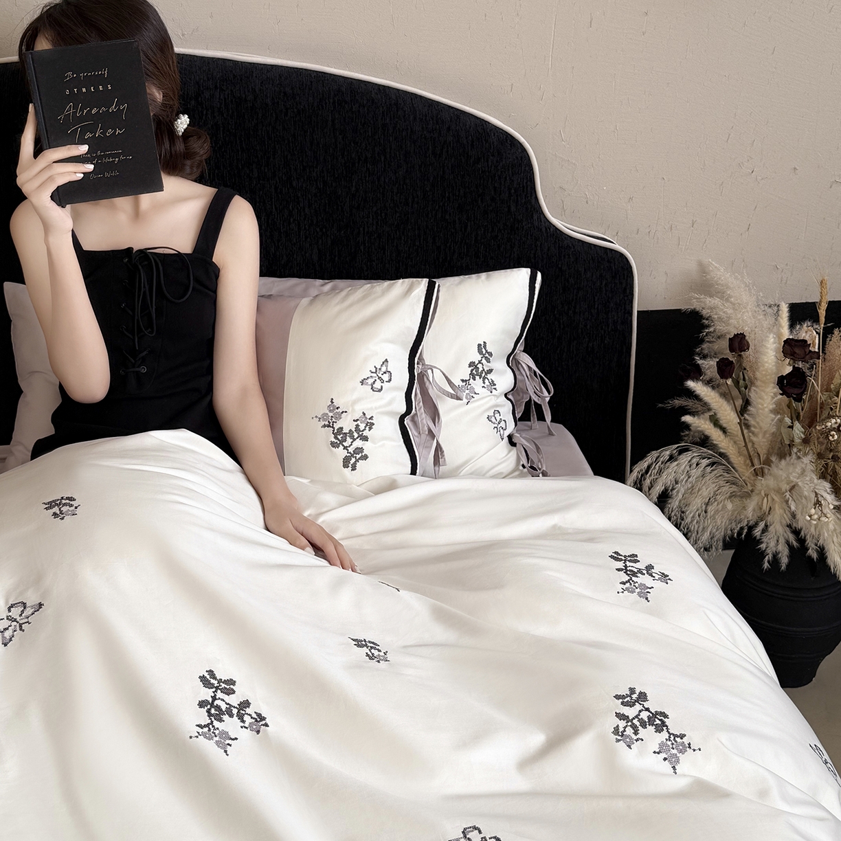 91家纺网 家纺一手货源 找家纺 （总）鹿班家居 2026春季新品100S长绒棉精密刺绣系列四件套-一隅花町（标准会员-20元）