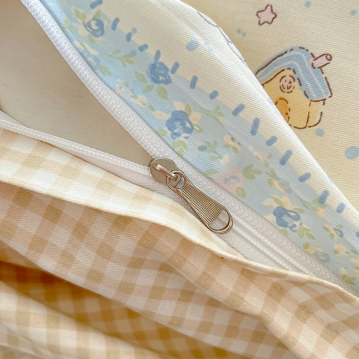 91家纺网 家纺一手货源 找家纺 花梦欣 2026新款全棉印花系列简约卡通款单被套 三小只