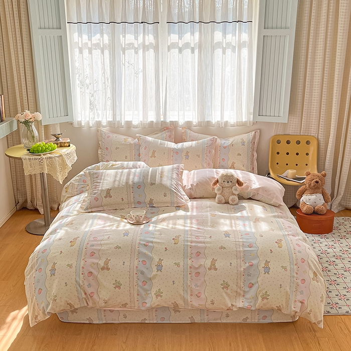 91家纺网 家纺一手货源 找家纺 花梦欣 2026新款全棉印花系列简约卡通款单被套 兔子草莓园