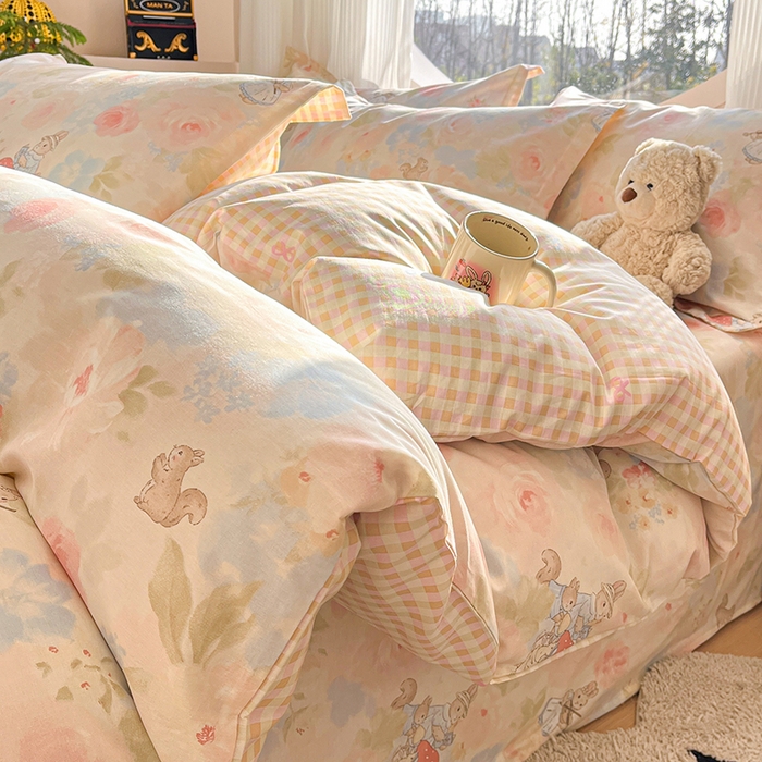 91家纺网 家纺一手货源 找家纺 花梦欣 2026新款全棉印花系列简约卡通款单被套 油画弦音