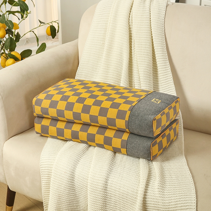 91家纺网 家纺一手货源 找家纺 明星枕业 2025新款立体百福枕全荞麦枕12味花草成人枕头家用护颈枕芯 棋盘格灰黄