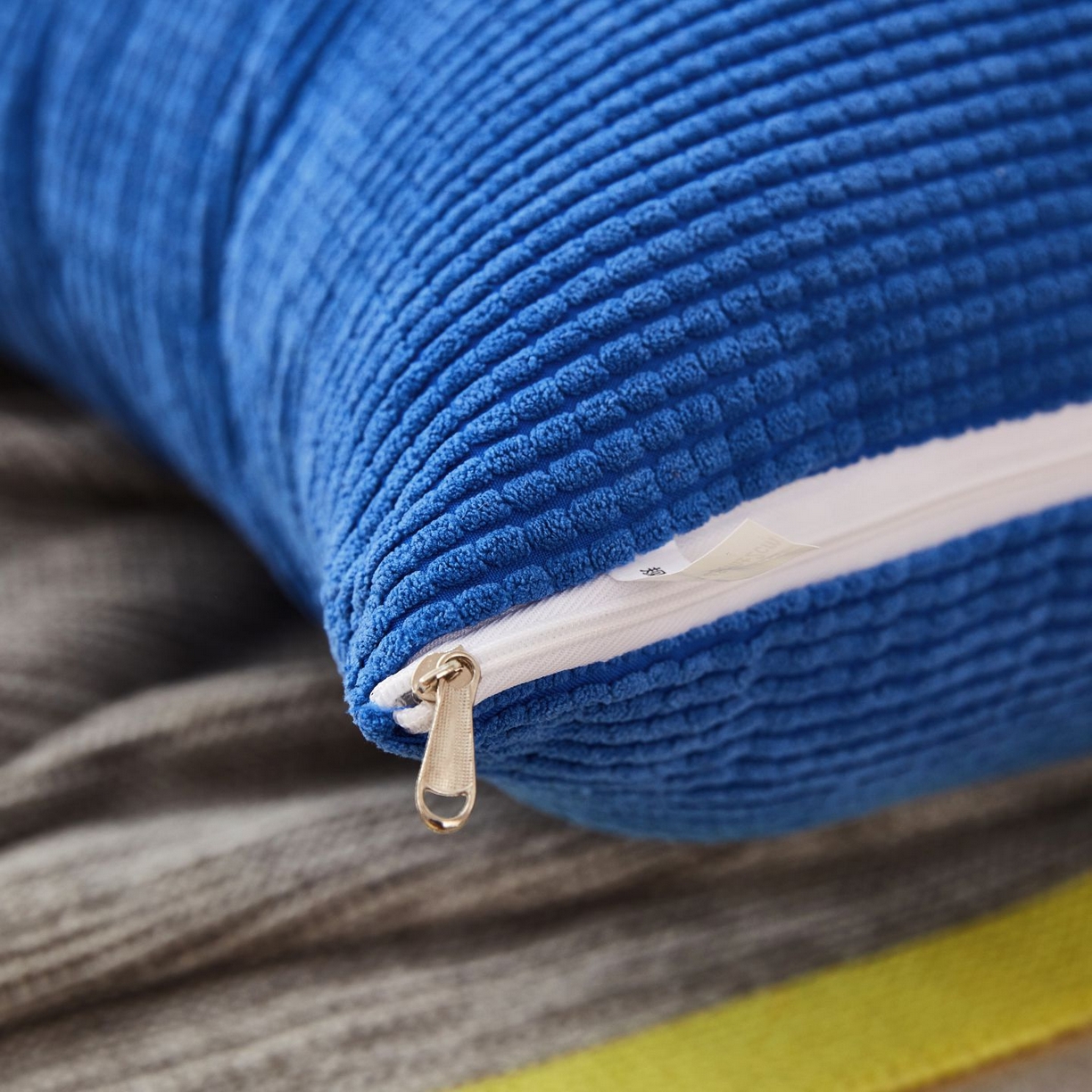 91家纺网 家纺一手货源 找家纺 沐沐家纺 2026新款玉米绒抱枕 宝蓝